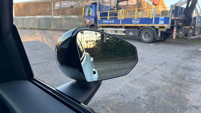 Volvo EX30 200kW SM Extended Range Plus 69kWh 5dr Auto Electric Estate